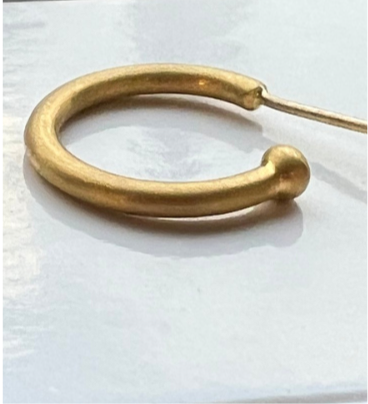 18k Gold Classic Hoops
