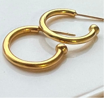 18k Gold Classic Hoops