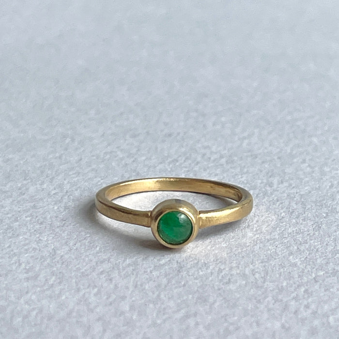 18k Gold Pinky Ring with Emerald